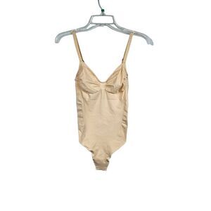 Skims bodysuit sculpting shaper Nwt